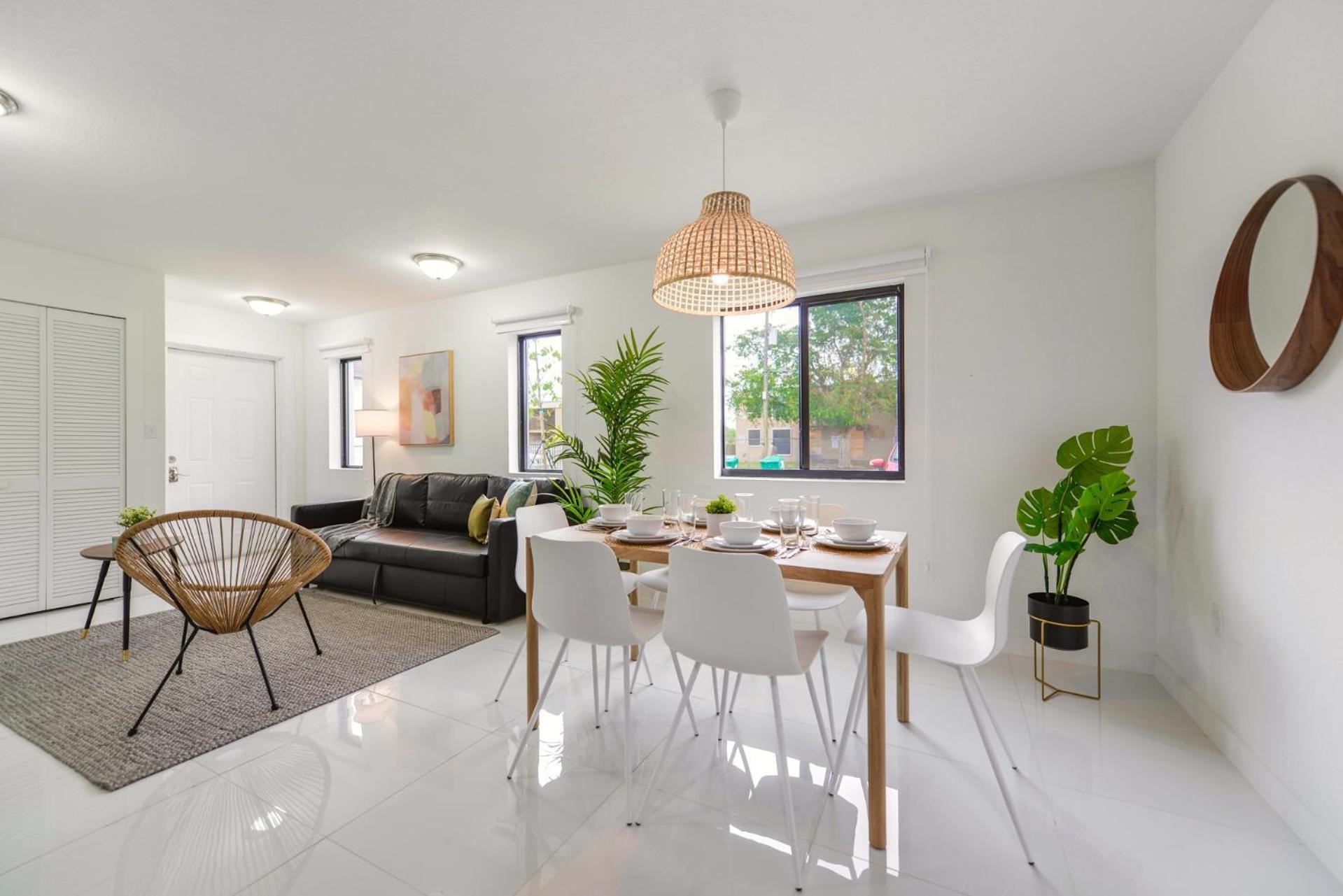 Duplex 3br With Free Parking In Northwest * Miami